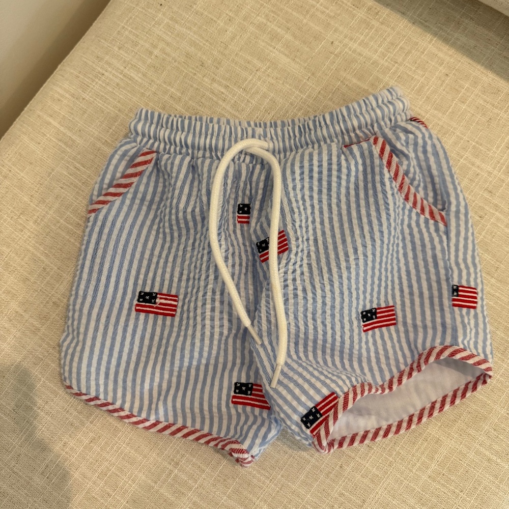 The Smocked Flamingo - Boys Flag Short